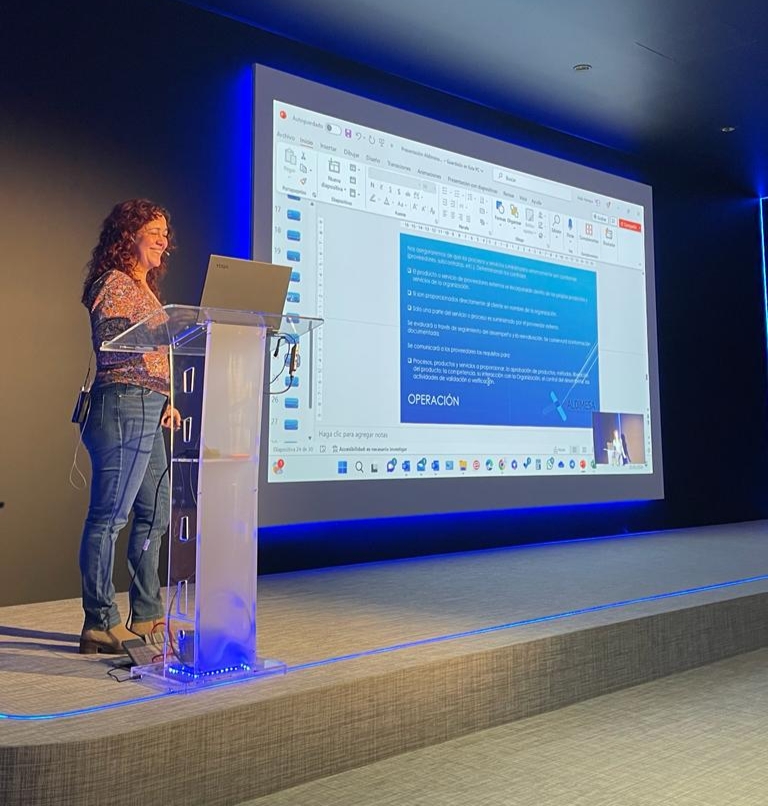 Formación ISO 9001 e ISO 14001 en empresa.